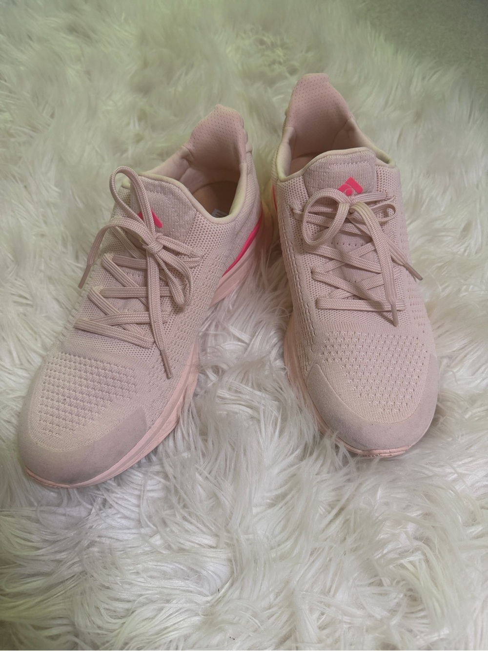 Fitflop Pale Pink Knit Athletic Sneakers with Hot Pink Accent Sz 8 1/2